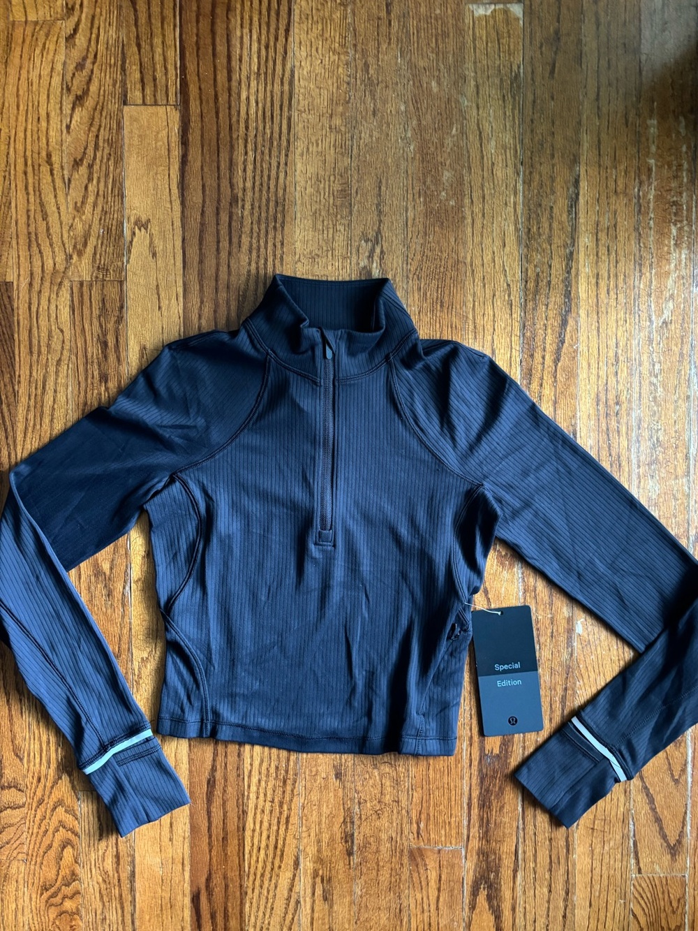 It's Rulu ™ Run Ribbed
Cropped Half Zip